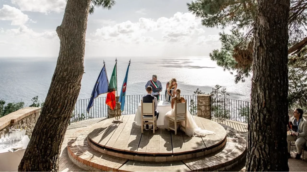All-inclusive Elopement in Capri Ceremony