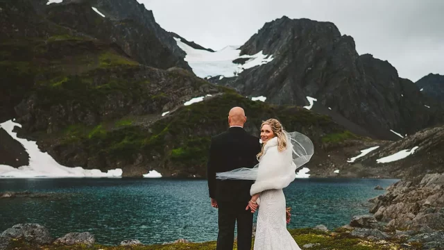 Elopement in Alaska Helicopter