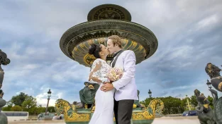Elope in France | All-inclusive Elopement in Paris with Celebrant and Vintage Car