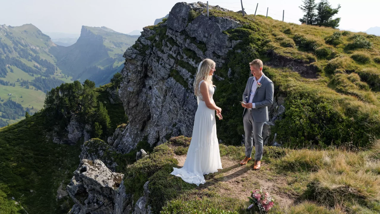 Interlaken Elopement Package Wedding Alps Switzerland_16_9