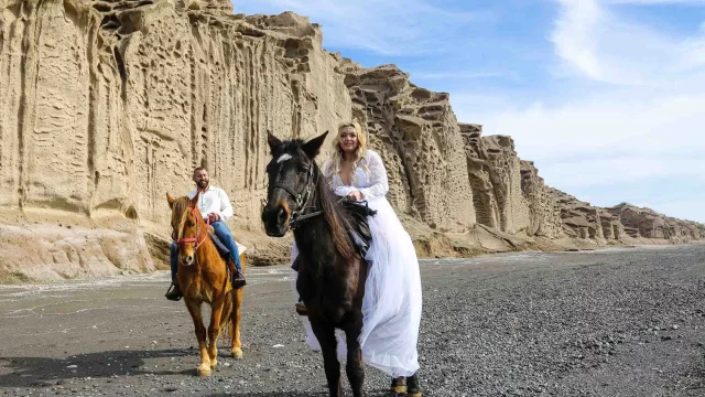 Romantic Elopement in Santorini | Greece