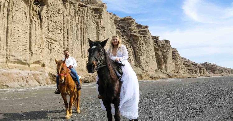 Romantic Elopement in Santorini | Greece