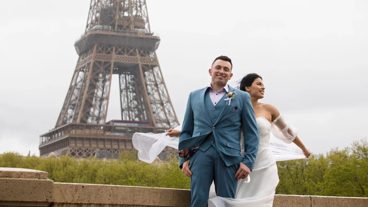Paris Eiffel Tower Elopement Package France_16_9