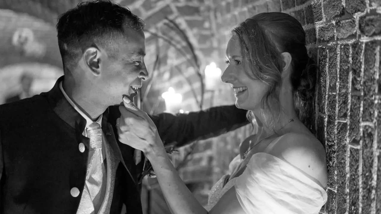 Elope in Amsterdam Netherlands 2_16_9