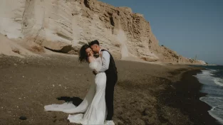 Elope in Santorini | Caldera Picnic