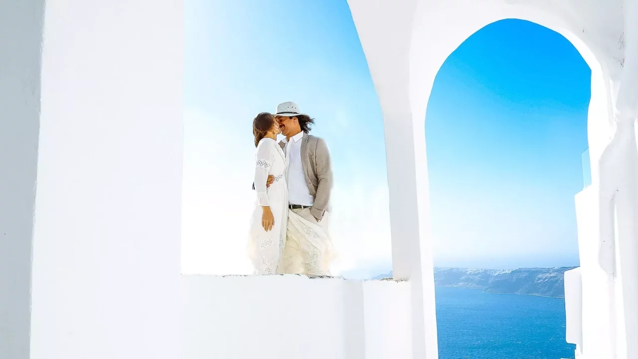 santorini honeymoon photographer greece