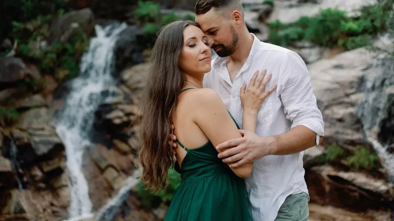 Portugal Elopement Romantic Weddng in Gêres