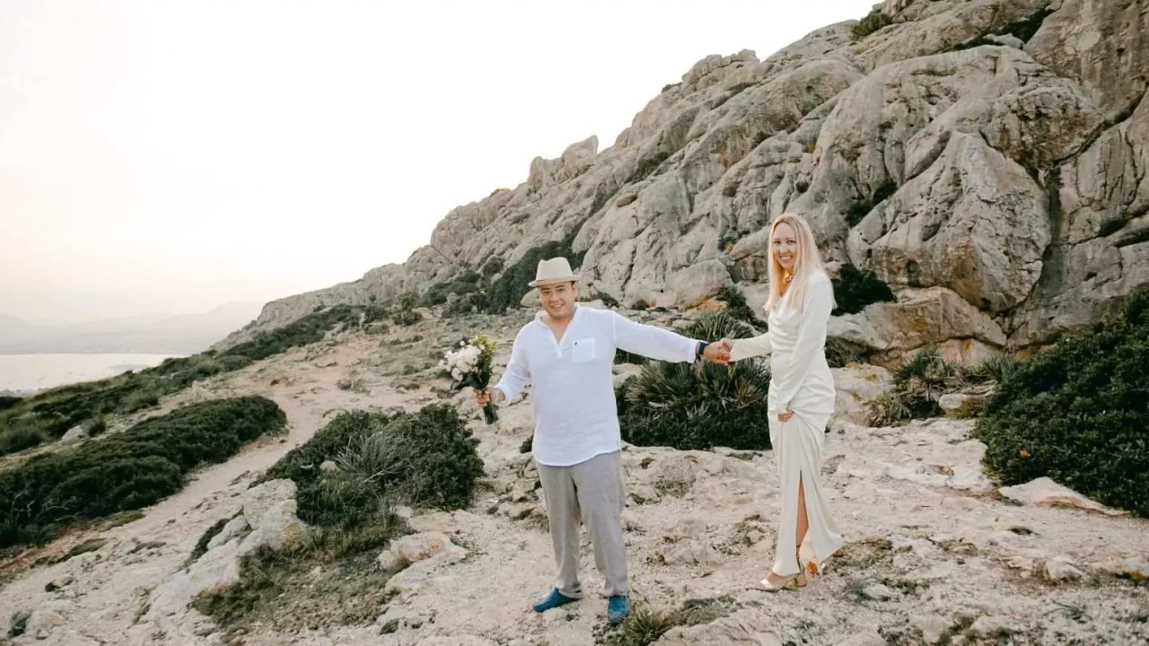 Elope in Spain