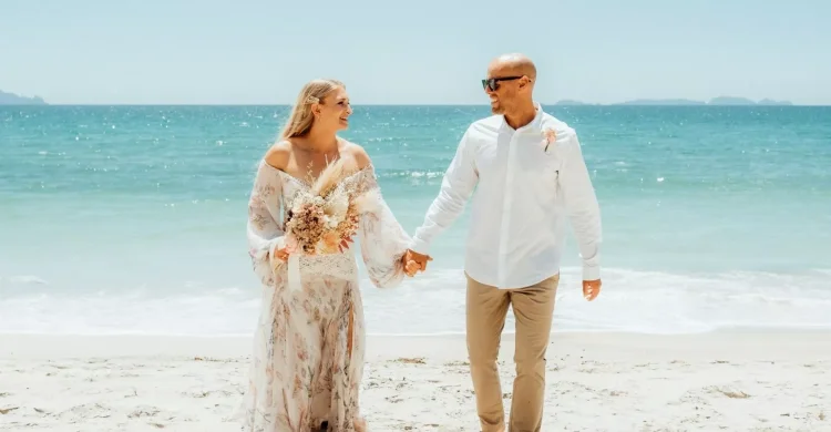 New Zealand Elopement at the beach in Northland