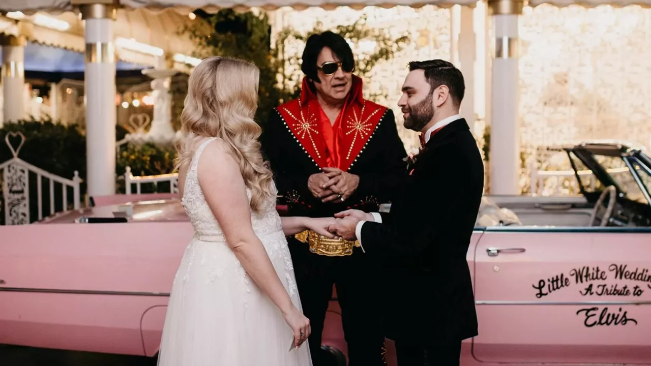 Las Vegas elopement photos at Little White Chapel Ceremony