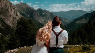 Overnight Elopement Wedding in Italy | All-inclusive Alps Wedding Package