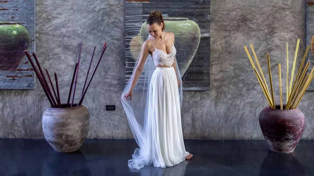 Thailand Elopement Bride
