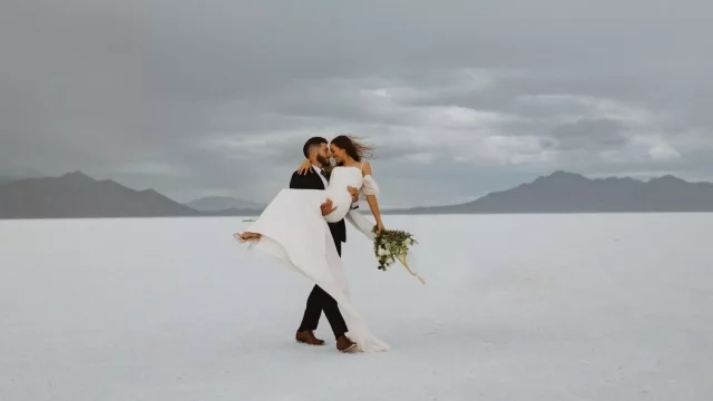 Bonneville Salt Flats Elopement Wedding in Utah