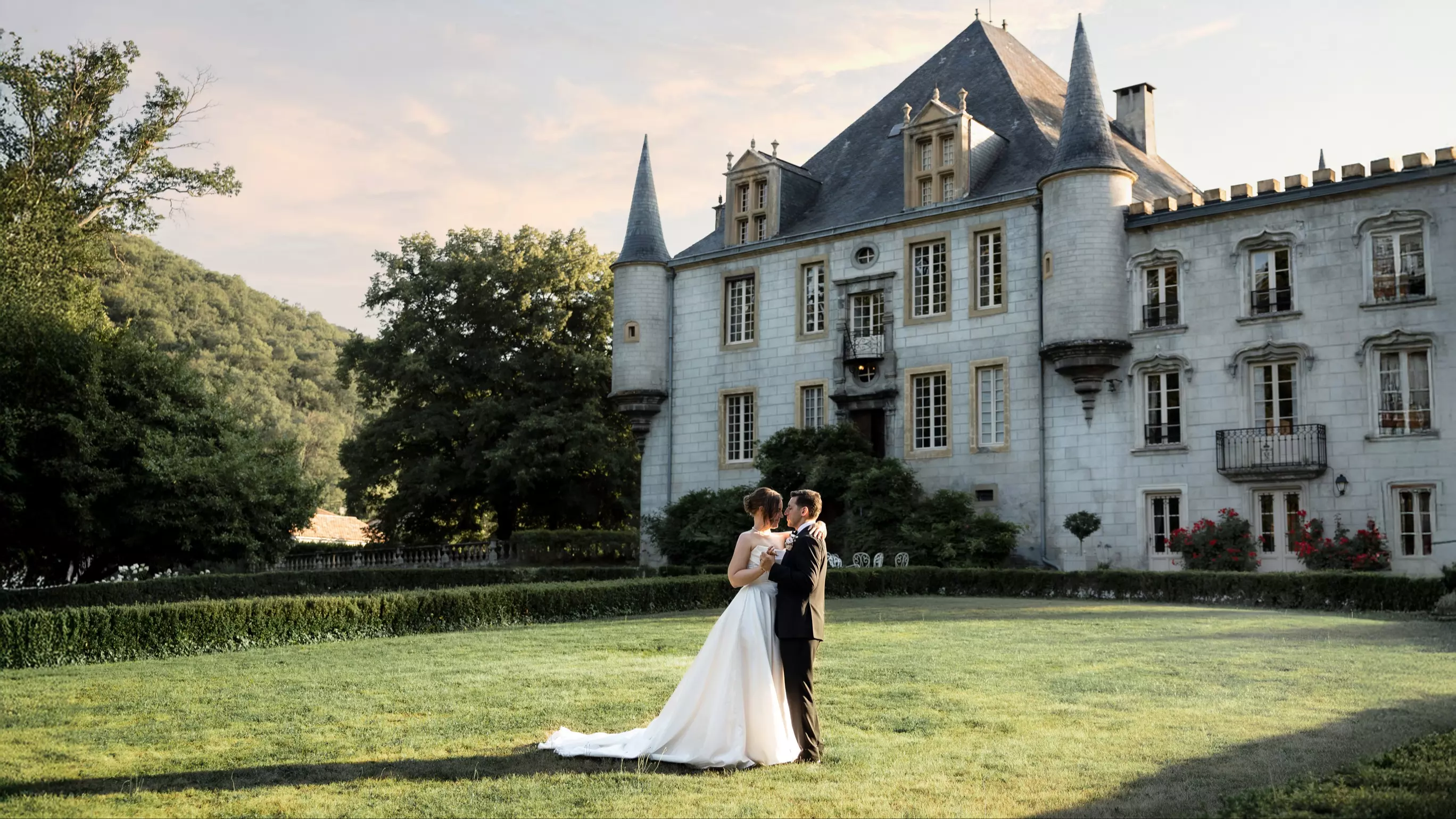 Fairytale Elopement in Château Bagen | Southern France