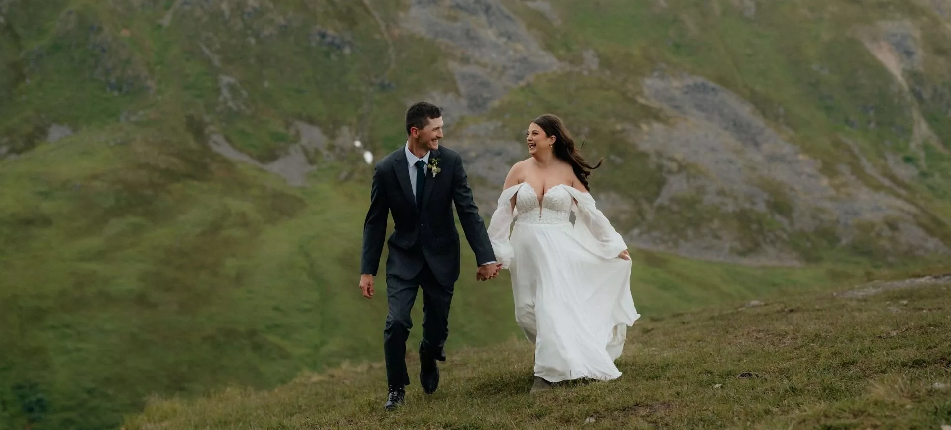 Alaska Elopement Package | Hatcher Pass Hiking Wedding