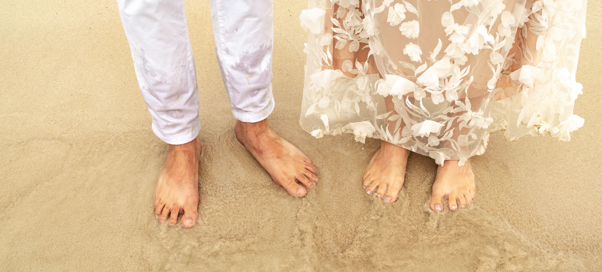 mallorca santanyi elopement wedding - footprints of bride and groom