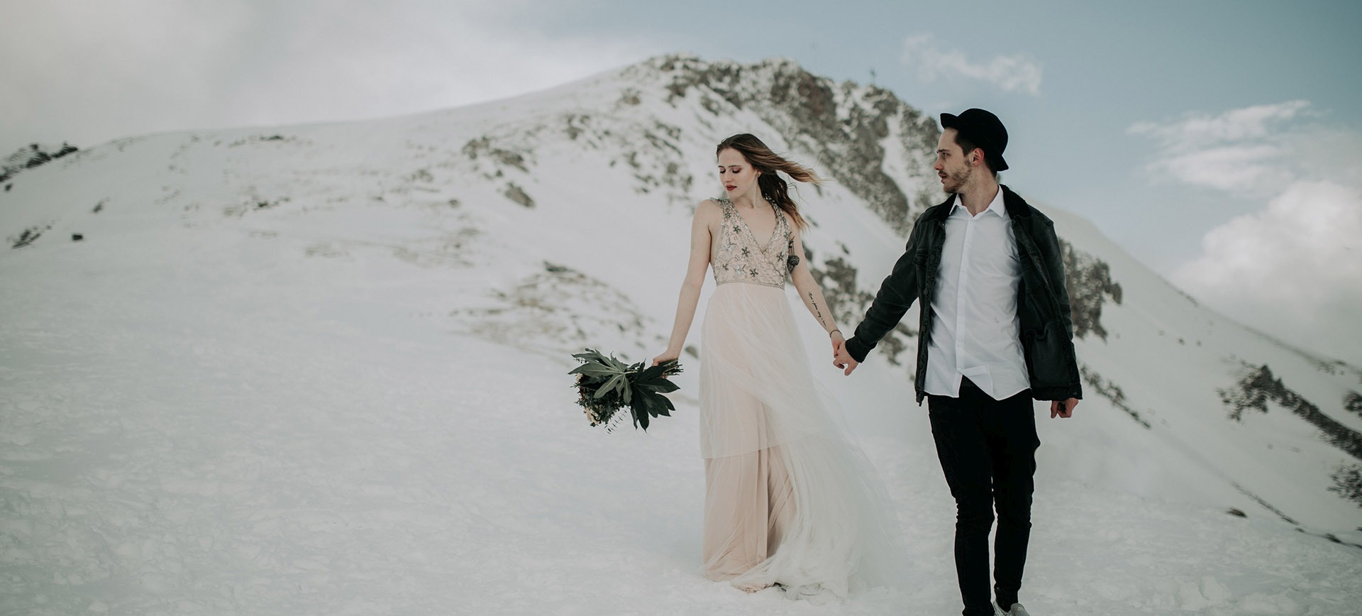 mountain elopement austria - winter wedding