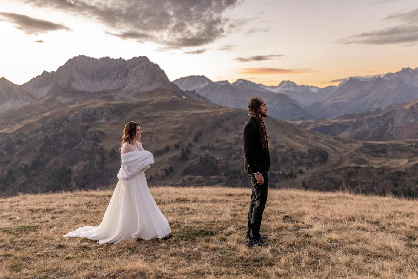 hiking wedding elopement europe first look