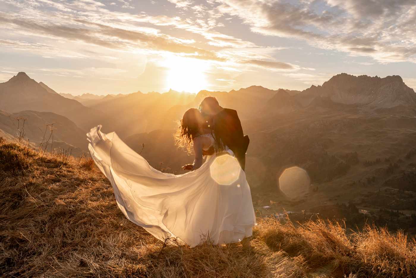 sunrise hiking wedding elopement in the mountains