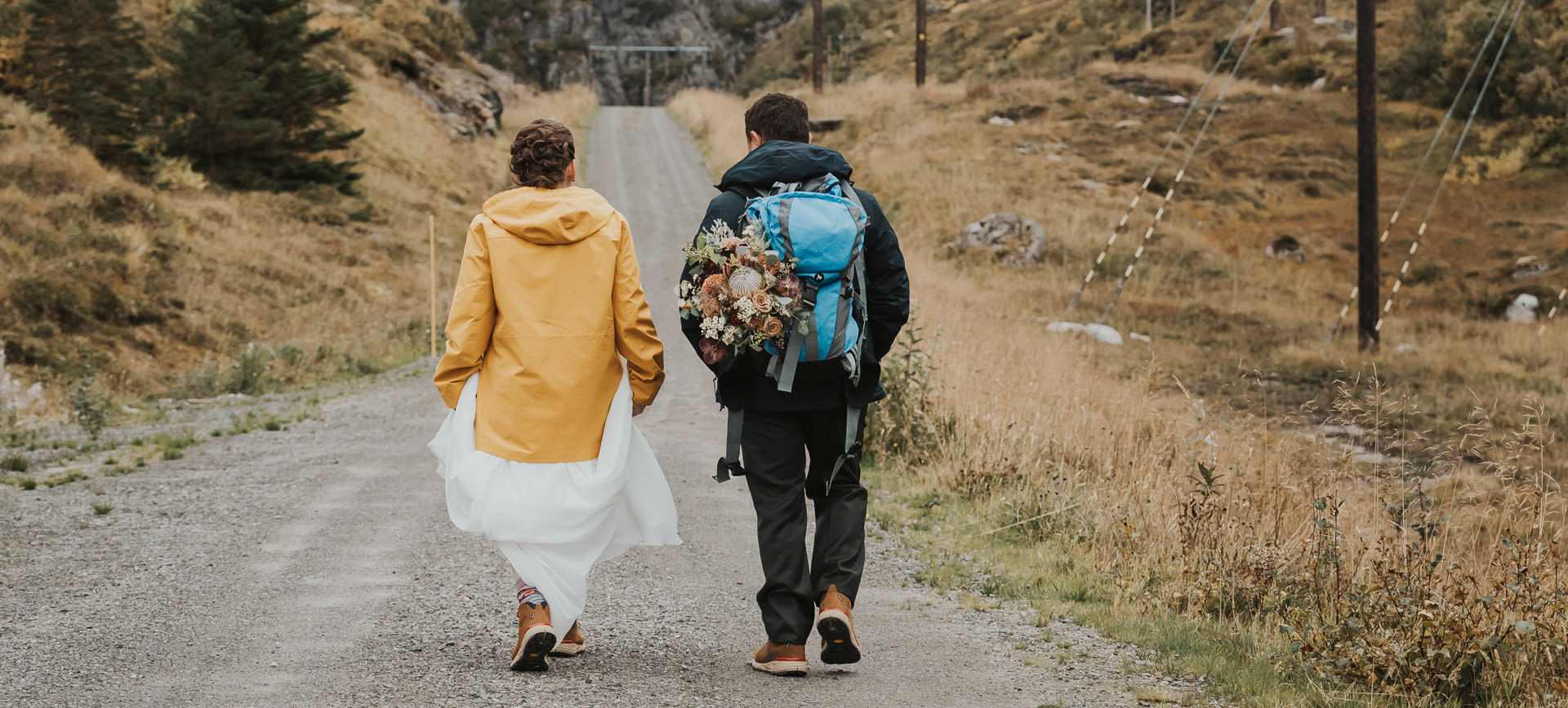 Hiking wedding in Lofoten Norway