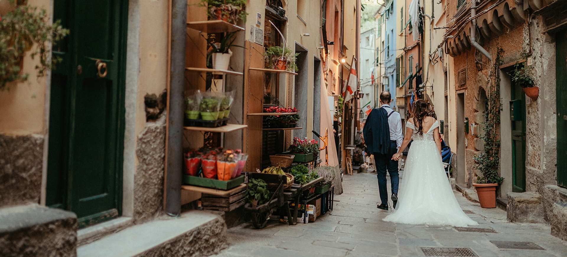 Street Photoshoot in Cinque Terre Italy